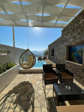 Zeus Throne Suites